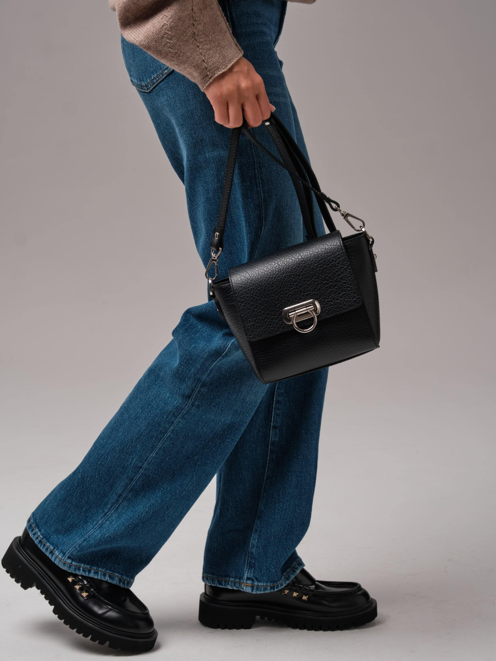 Сумка кожаная через плечо черный бизон