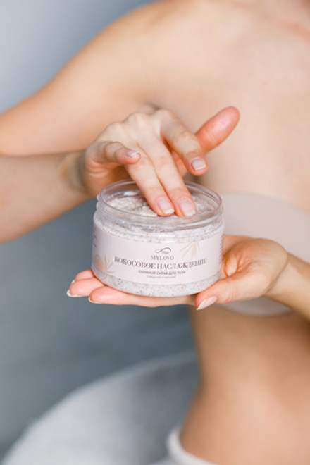 Скраб для тела "Кокосовое наслаждение"