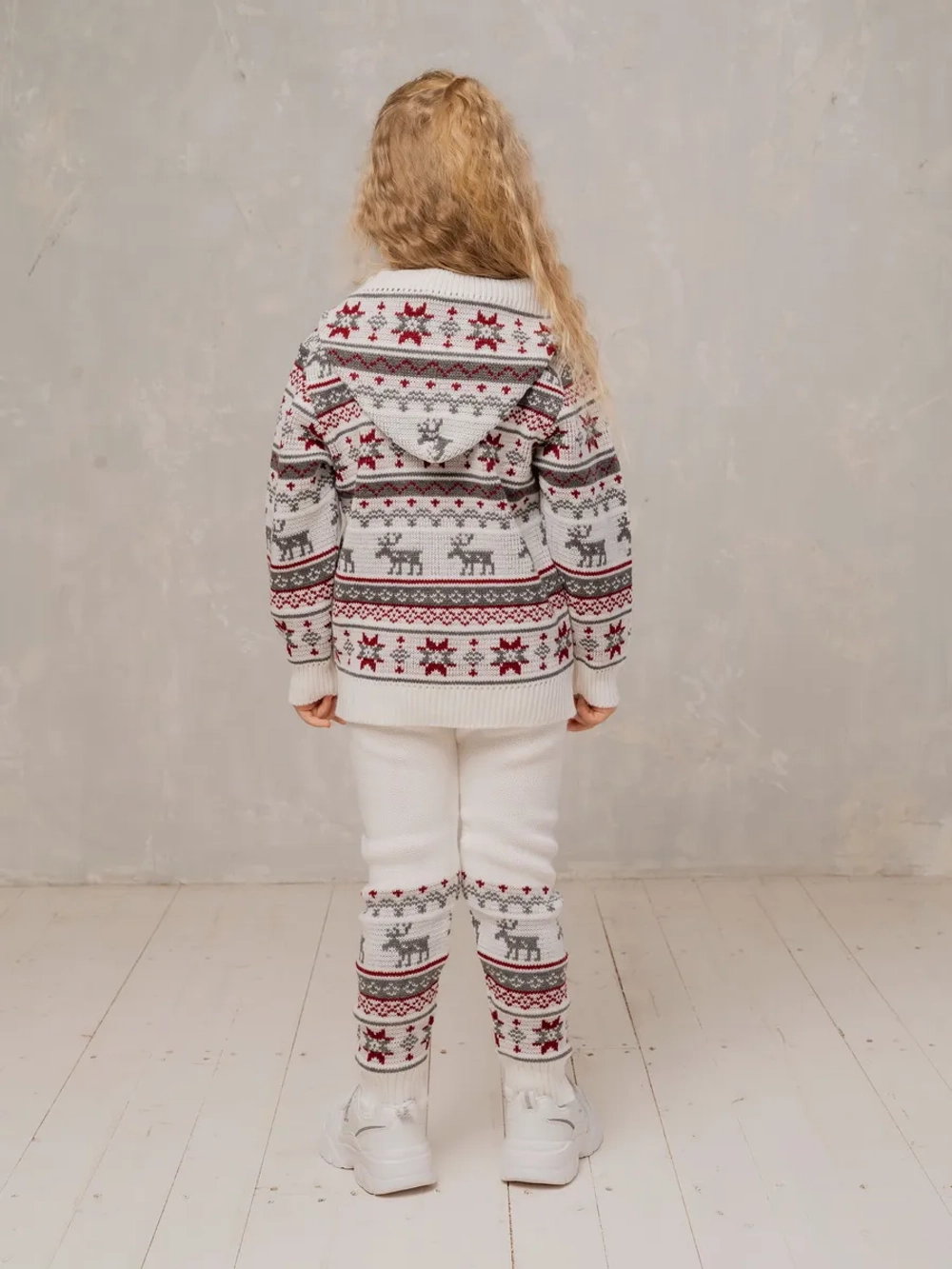 Кофта вязаная на молнии с капюшоном