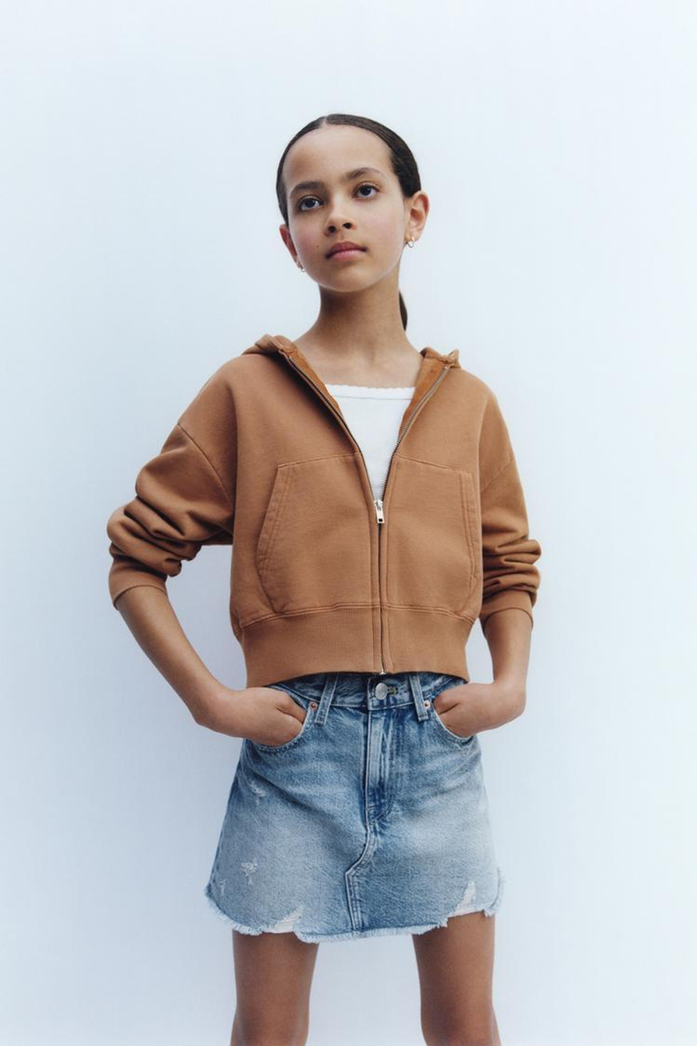 ZARA ДЖИНСОВАЯ ЮБКА С НЕОБРАБОТАННОЙ КРОМКОЙ, СИНИЙ