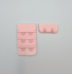 Застёжка тканевая на 2 крючка светло-розовая 3,2*5 см (Pantone 12-1706 TPG)