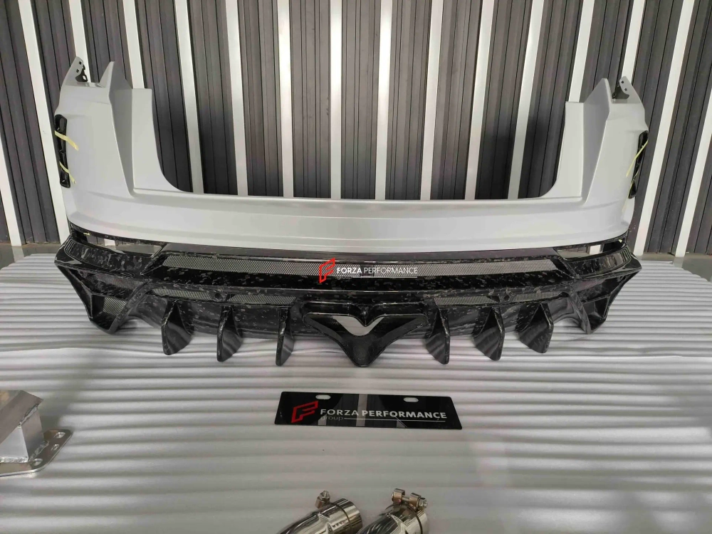 Широкий обвес с выхлопной системой для Lamborghini Urus 2018+ Ламборгини Урус