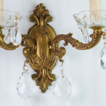 Пара изысканных настенных бра с хрустальными подвесками в стиле Людовика XV