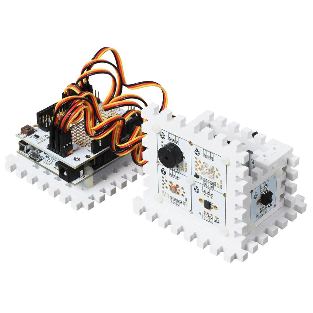 Программируемый электронный конструктор на JavaScript Амперка «Йодо» на основе Iskra JS Рекомендуемый возраст: 12+