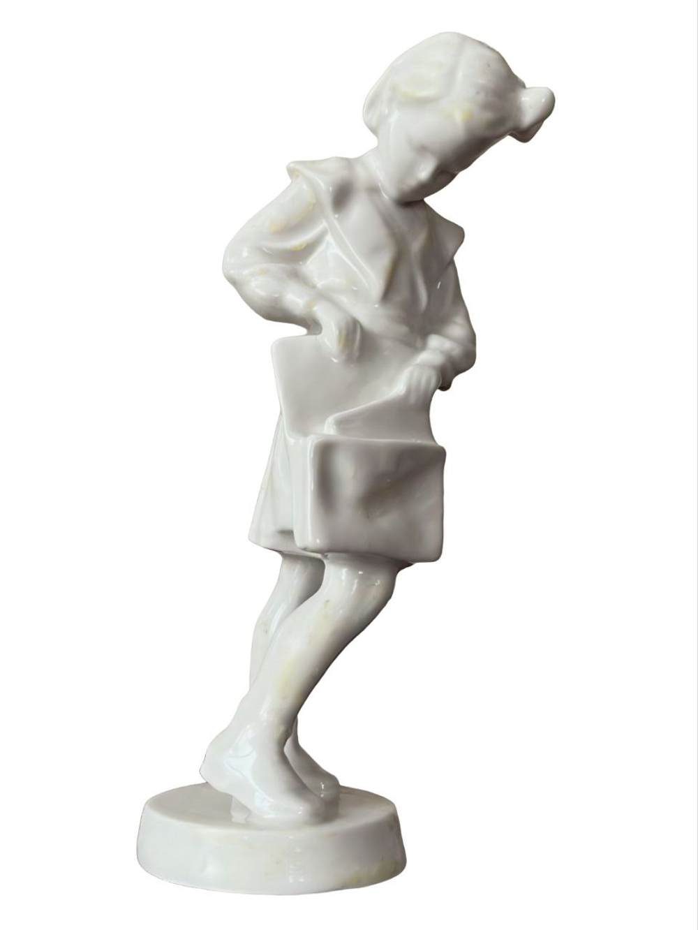 Фарфоровая статуэтка "Школьница с портфелем" ЛФЗ