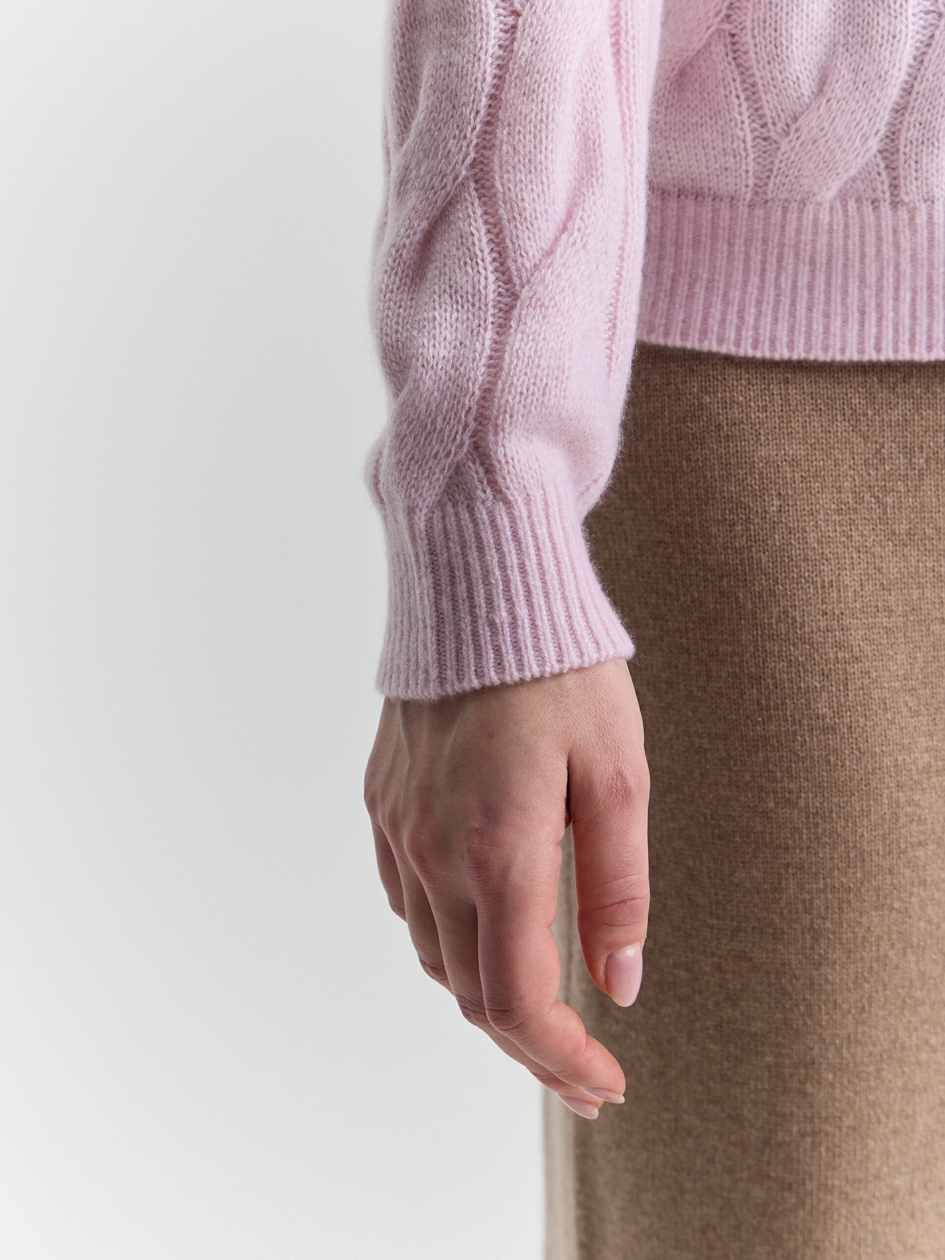 Кашемировый кардиган с косами