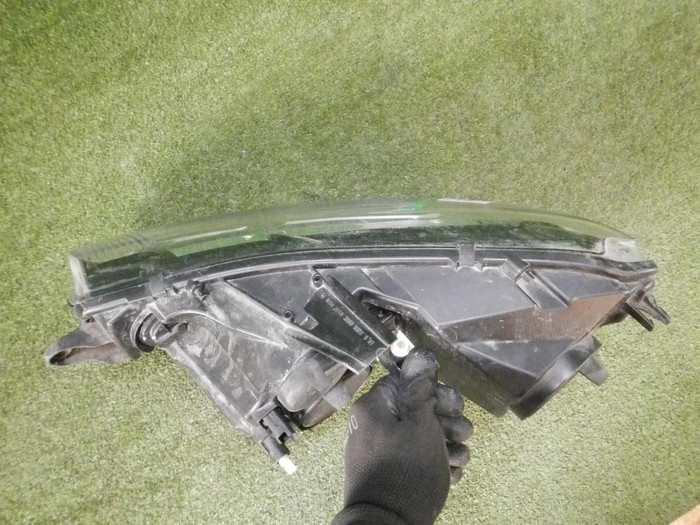 Битая Фара правая Lada Largus 1 (2021-н.в.) галоген