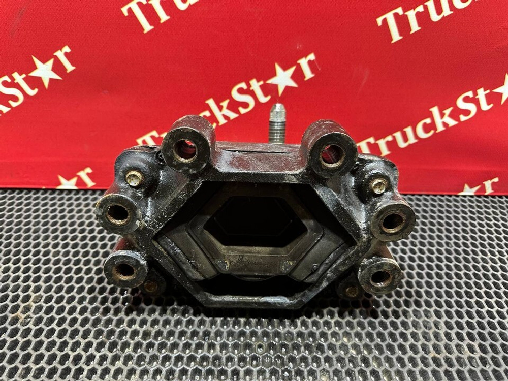 Подушка двигателя 2020г