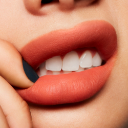 MAC Cosmetics Powder Kiss Liquid Lipcolour - жидкая матовая помада, 5 ml