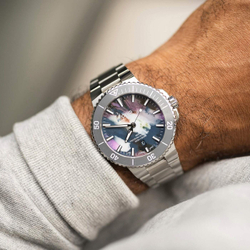 Oris Aquis Date 01 733 7789 4150-07 8 23 04PEB