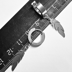 Серьги кольца с подвеской "Перышко" (20х6мм) для пирсинга ушей. Медицинская сталь. Цена за пару!