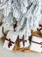 Заснеженная ель на ножке «Венето» (Литая хвоя) 150 см / 1,5 м