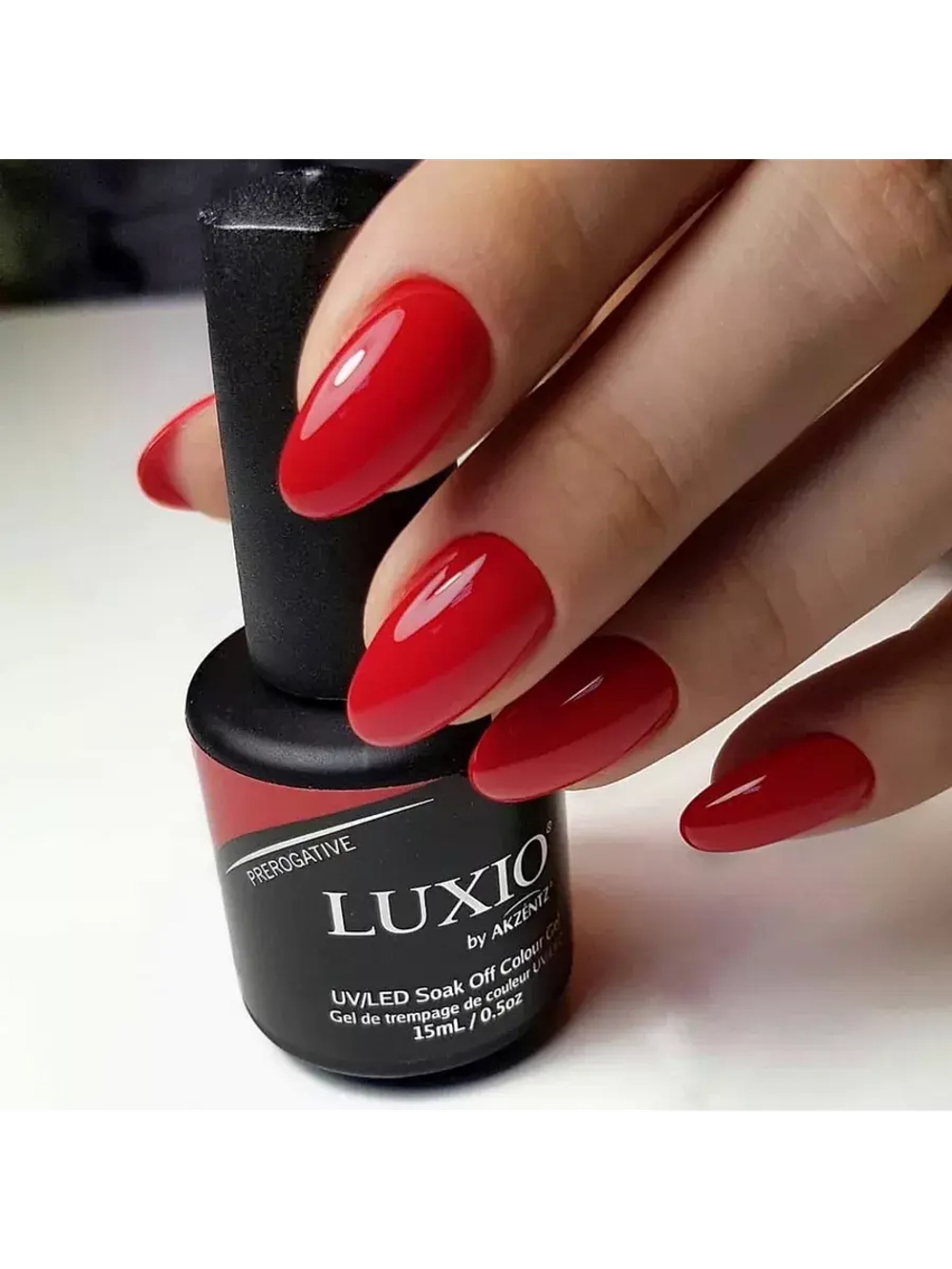 Гель лак для для ногтей Luxio Prerogative 15мл красный