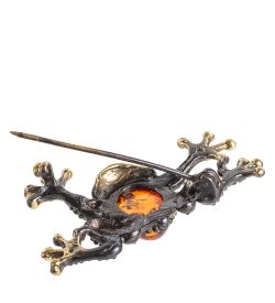 AM- 930 Брошь «Лягушка квакша» (латунь, янтарь)