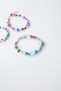 ZARA НАБОР ИЗ 3 БРАСЛЕТОВ С РАЗНОЦВЕТНЫМИ БУСИНАМИ, ОТТЕНКИ СИНЕГО