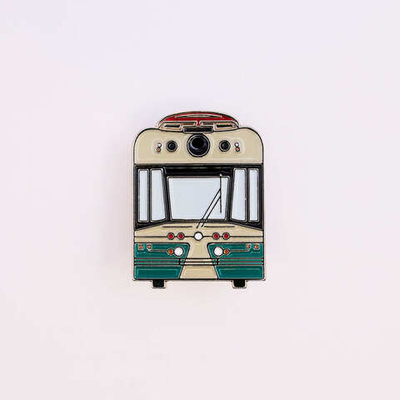 Значок Трамвай 71-421Р Достоевский / 71-431Р Довлатов