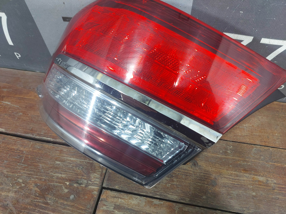 Фонарь задний правый Toyota Camry (XV50) 14-18 Б/У Оригинал 8155133611