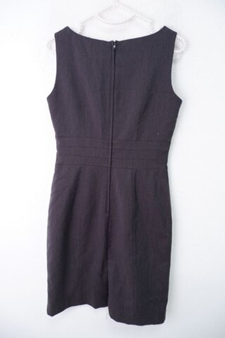 Платье-футляр H&M сдержанное 42 размер