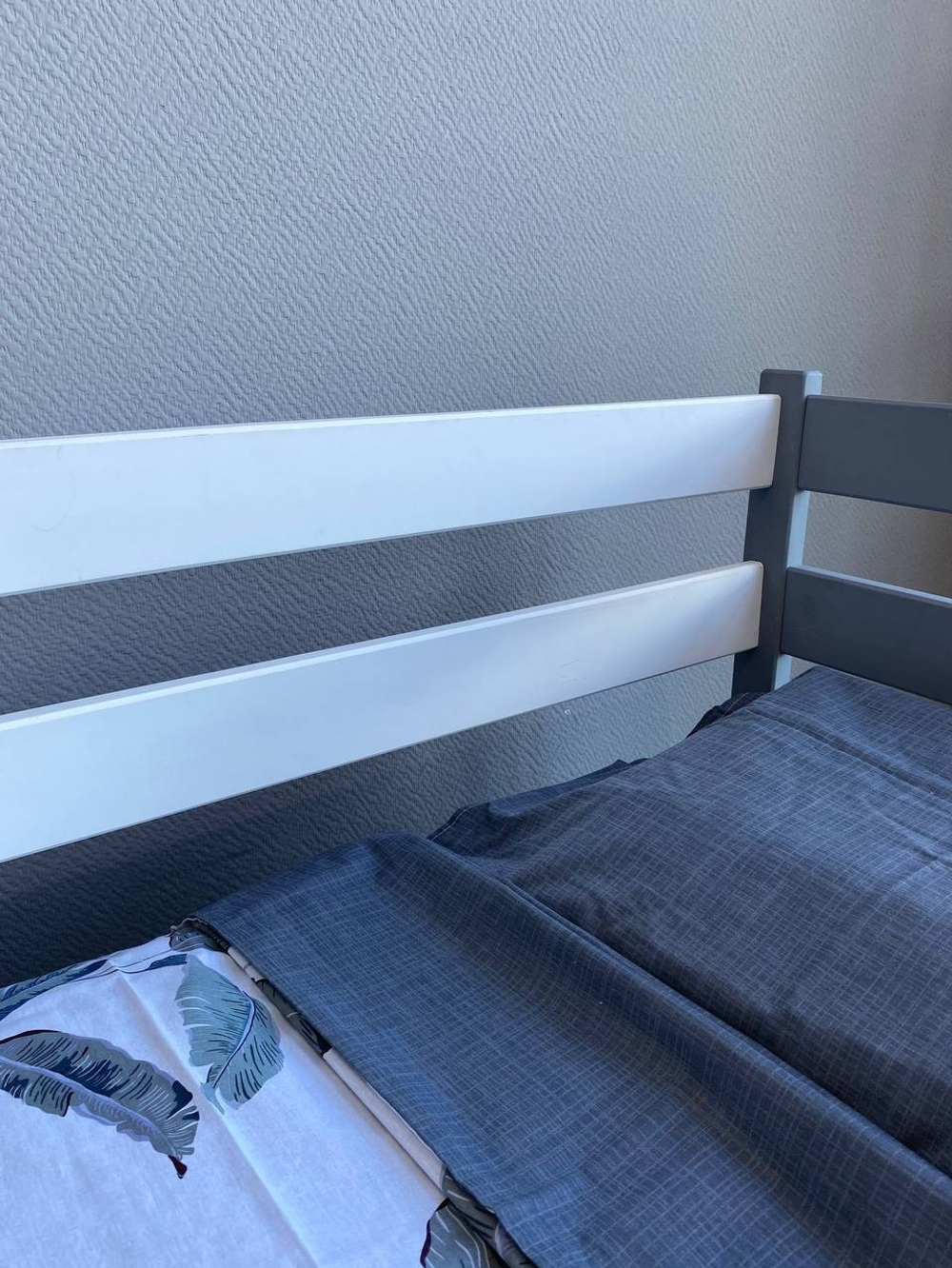 Кровать подростковая "Софа" 160*80 см серо-белая 1 борт (СЧ)