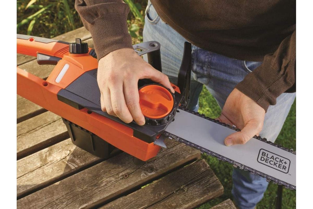 Электрическая цепная пила Black&Decker CS2245