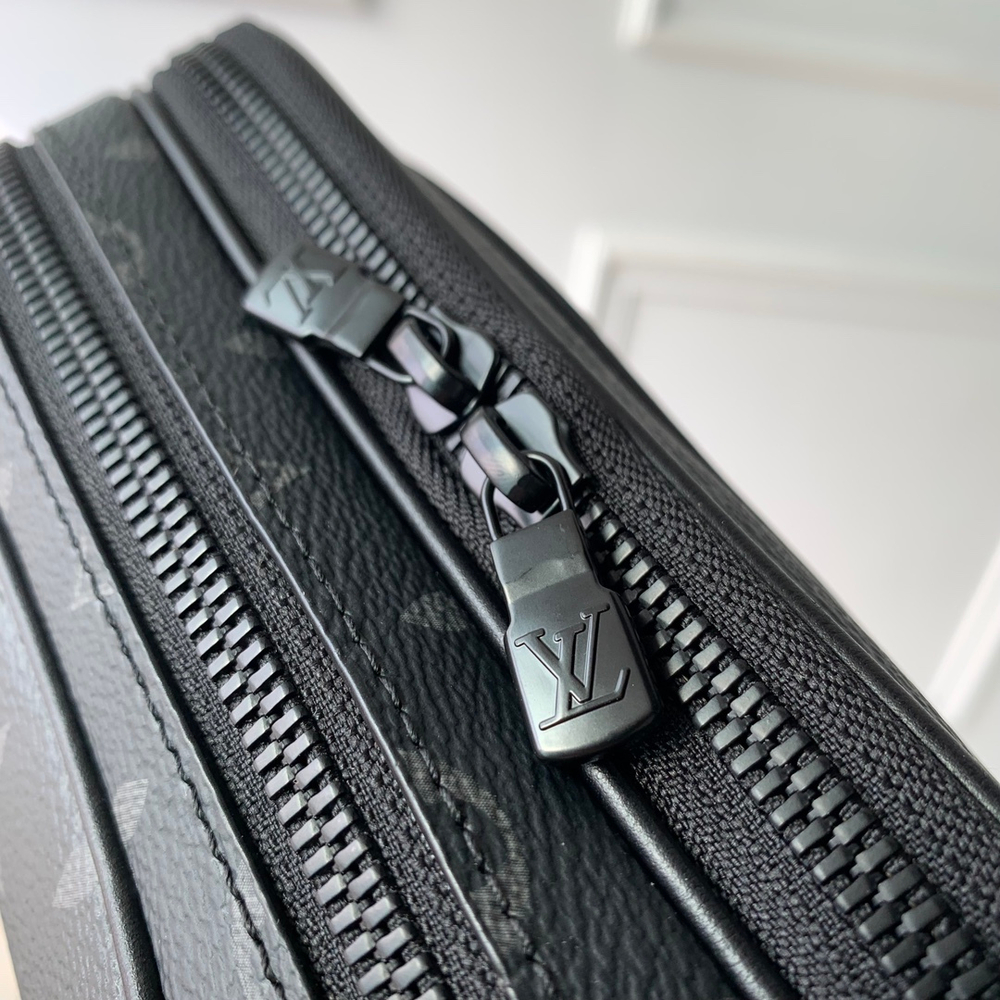 Louis Vuitton Alpha Wearable Wallet