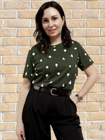 3868 Футболка женская с коротким рукавом абстракция на хаки (56)