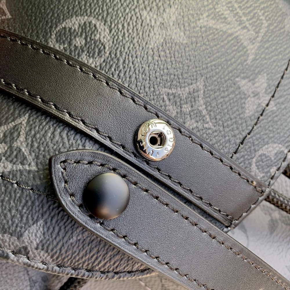 Louis Vuitton Christopher MM