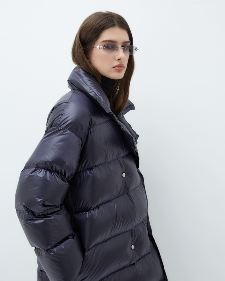 Пуховик двубортный черничный