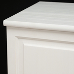 Комод белый 2 двери Харви из массива сосны с филенкой для спальни и кухни в викторианском стиле, комод деревянный для вещей и одежды на ножках напольный