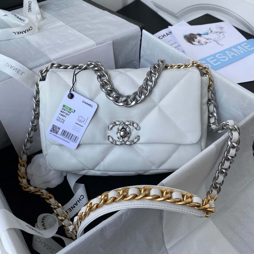 Chanel 19 26 cm