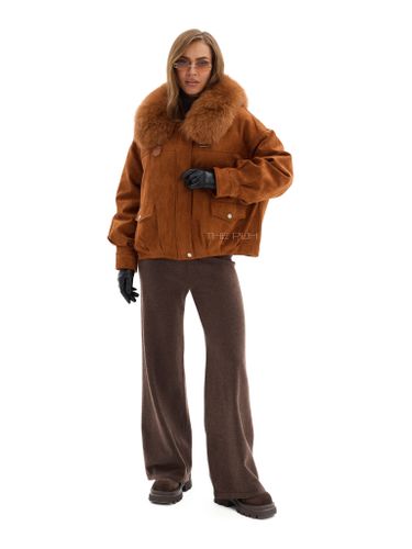Утепленная замшевая куртка рыжего цвета