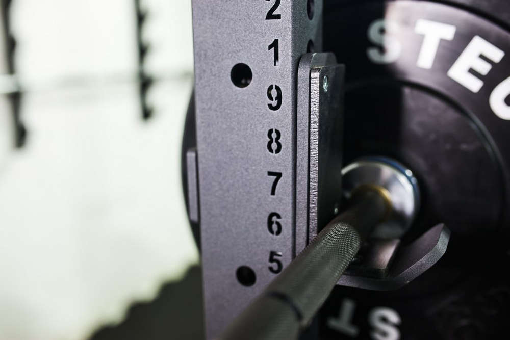 Стойка для штанги со страховочными упорами (H=2,37м)