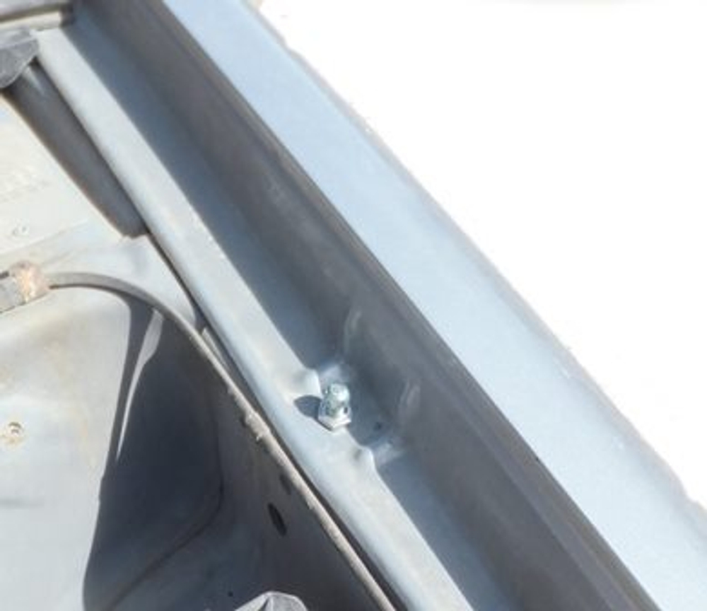 Упор (амортизатор) капота для Subaru Forester 2 / SG5 (2002-2008) Autoinnovation.07-02