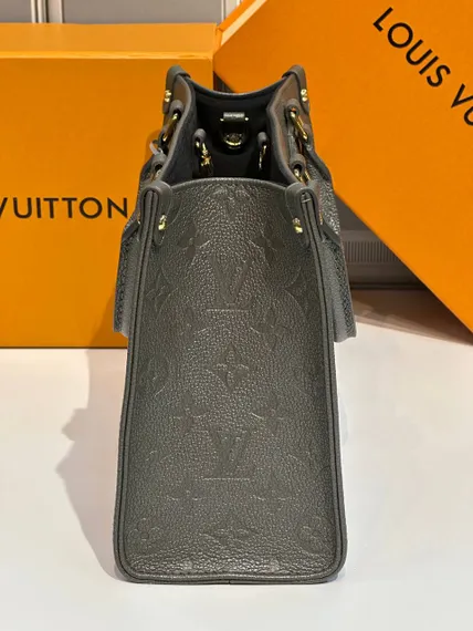 Сумка Louis Vuitton Onthego PM Серый