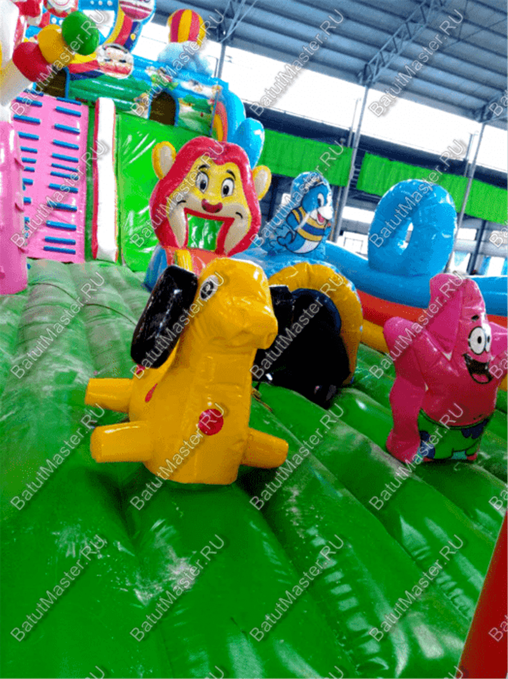 Коммерческий надувной батут «Парк развлечений Мульти» 15*8*8 м