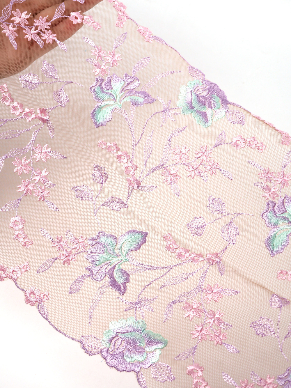 Вышивка на сетке телесная с мультиколор неэластичная ширина 23 см ОТРЕЗЫ