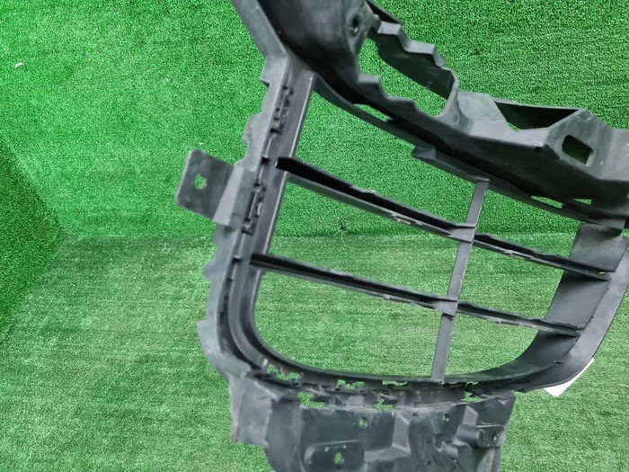 Решетка перед. бампера Porsche Cayenne 958 (14-18)