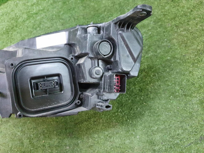 Фара правая Volvo V40 2 (2016-2019) Full LED