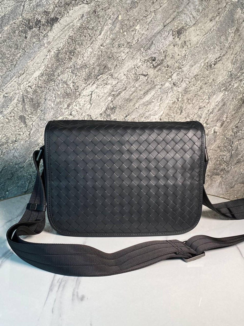 Сумка-мессенджер Bottega Veneta