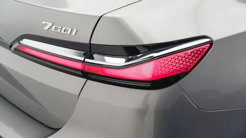 BMW 7 серии 760i xDrive, 2023