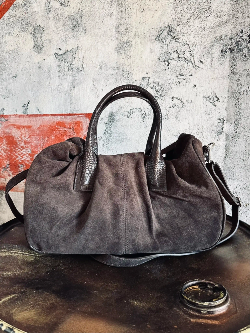 Женская коричневая сумка из натуральной замши