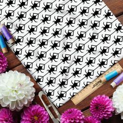 Ткань бязь чёрные пауки на бежевом фоне