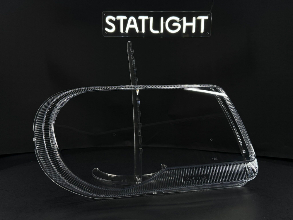 Правое стекло фары Chrysler 300C 1 2007-2011