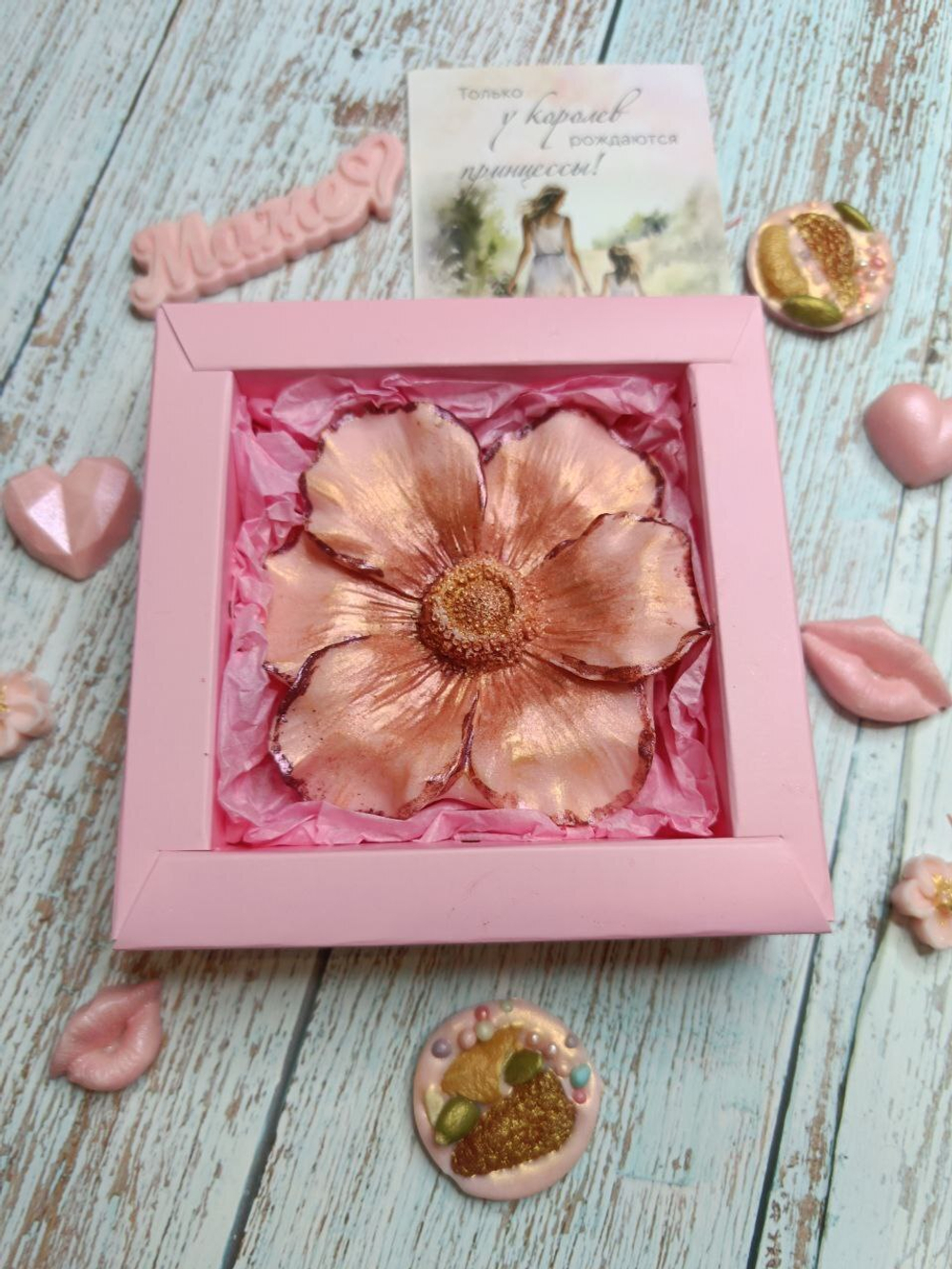 Фигурный шоколад ручной работы