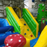 Большой надувной батут "Средневековье" 20*20*5 м