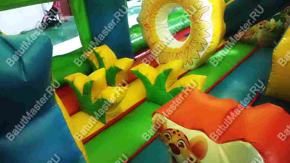 Коммерческий надувной батут "Законы джунглей" 6*4*2,8 м