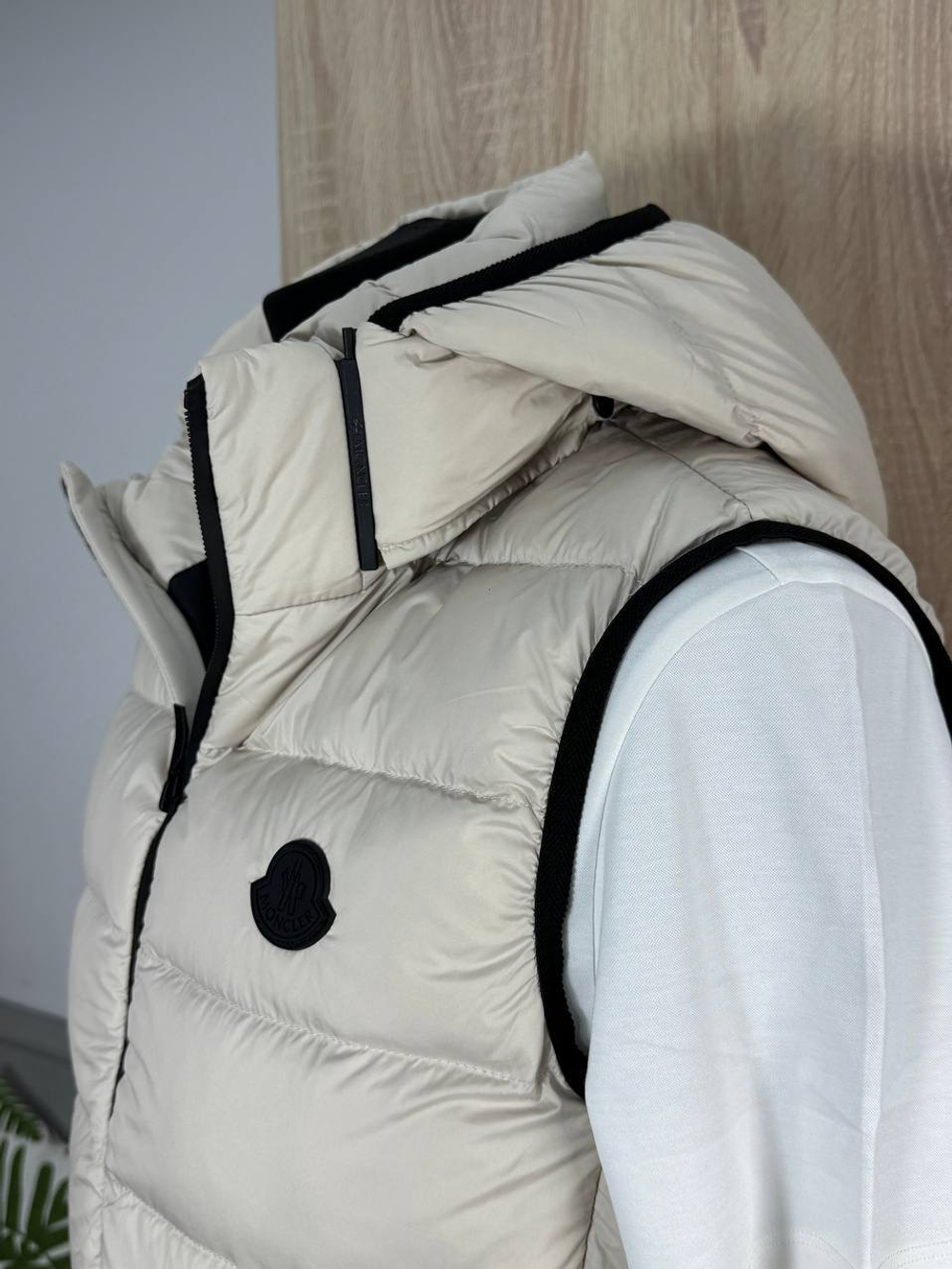 Безрукавка Moncler