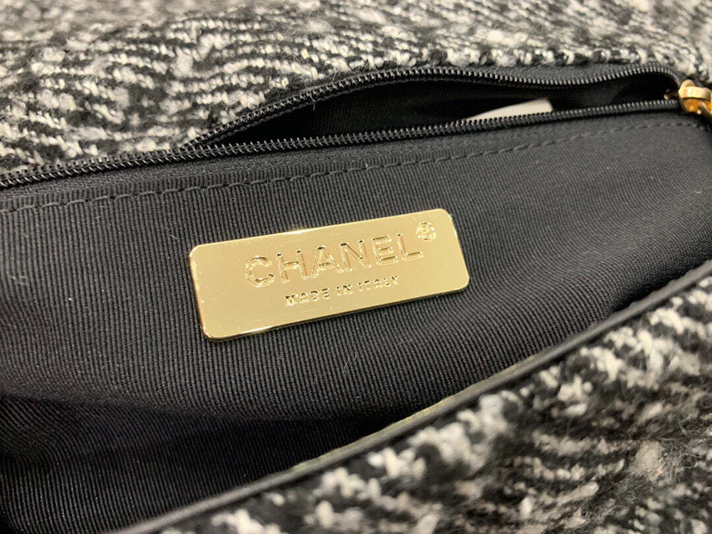 Chanel 19 Large 30 cm