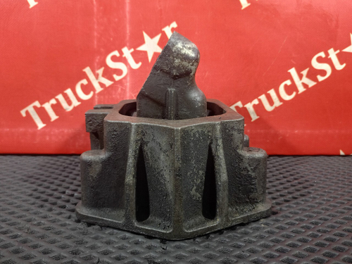 Подушка двигателя задняя