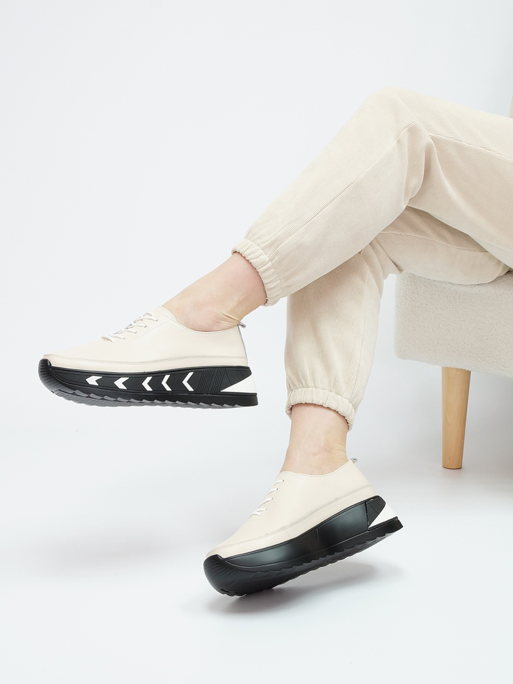 Кроссовки женские демисезонные